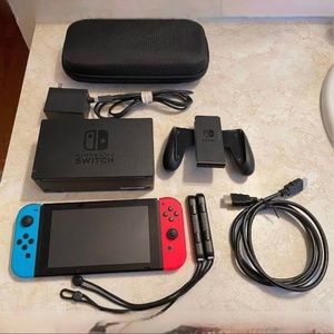 Selling cause I don’t want it anymore and I’ve hardly used it